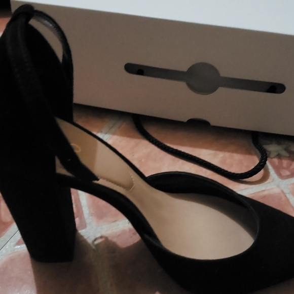 Heels - Picture 2 of 2